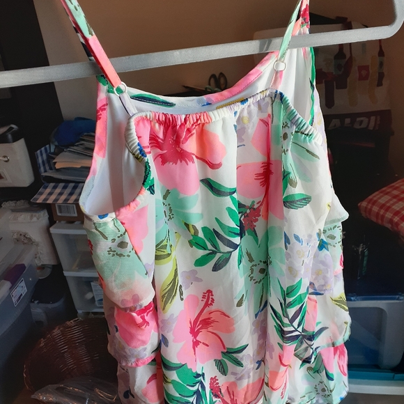 Top - Picture 2 of 3